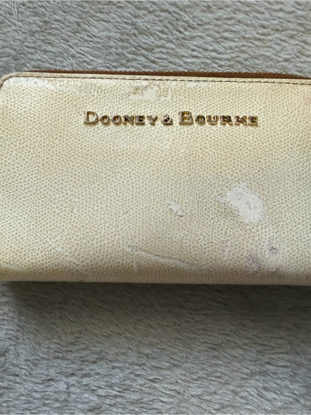 Dooney & Bourke Cream Leather Zip Wallet with Gold Logo